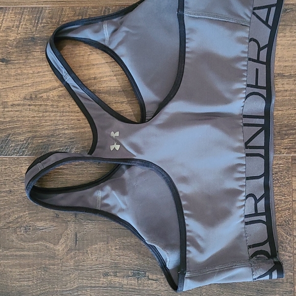 Under Armour Sports Bra - Picture 3 of 4